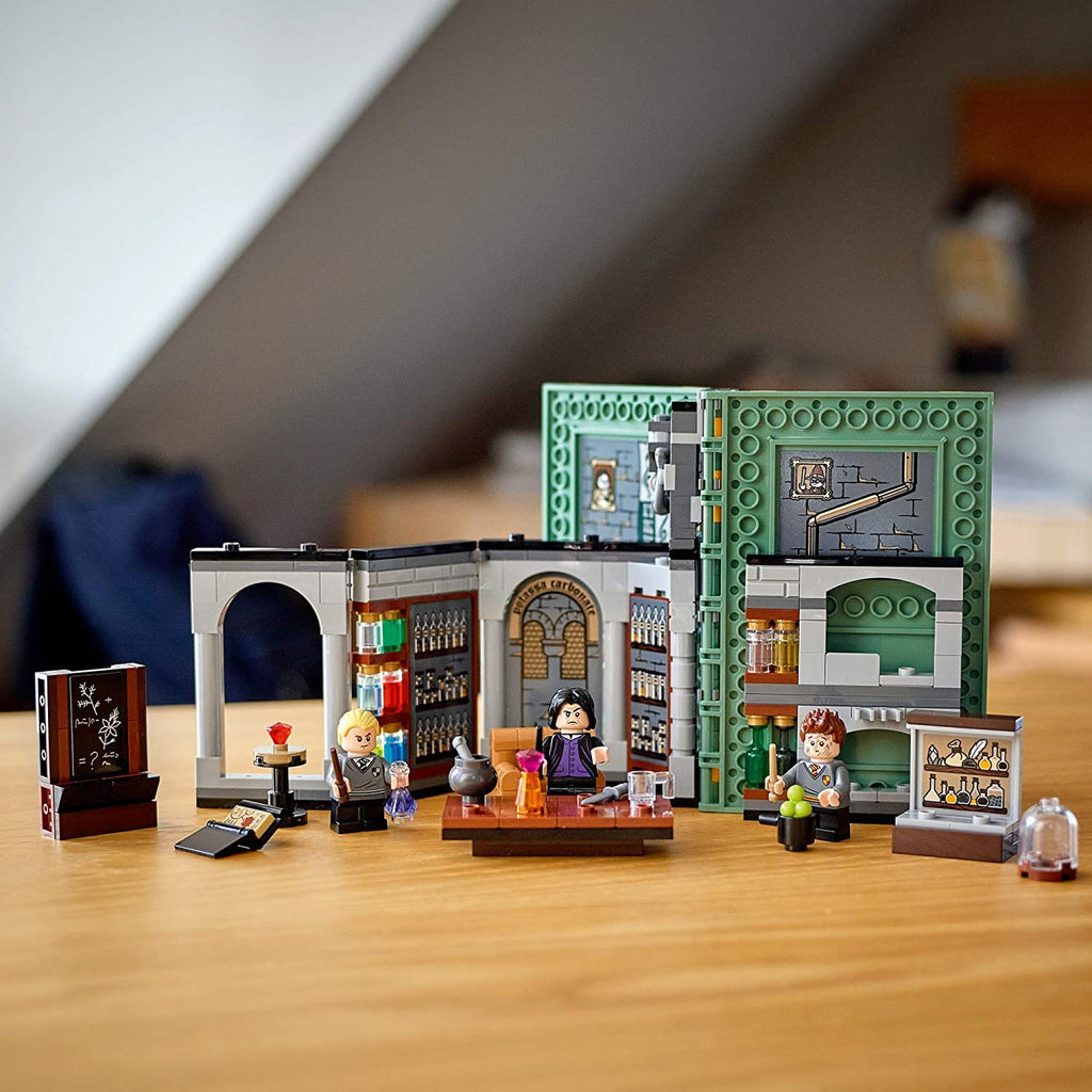270 Pieces Brick-Built Playset B4512